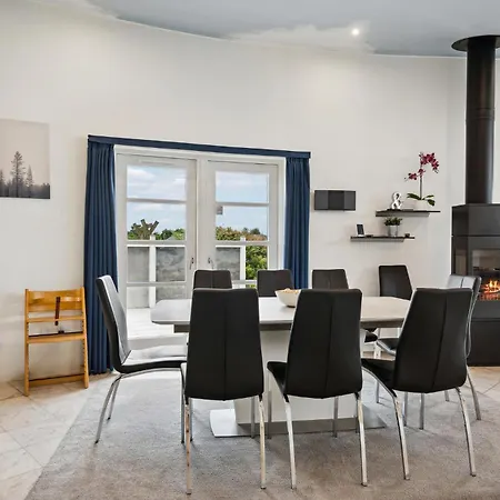 Beautiful In Ringkobing With Kitchen Holiday home